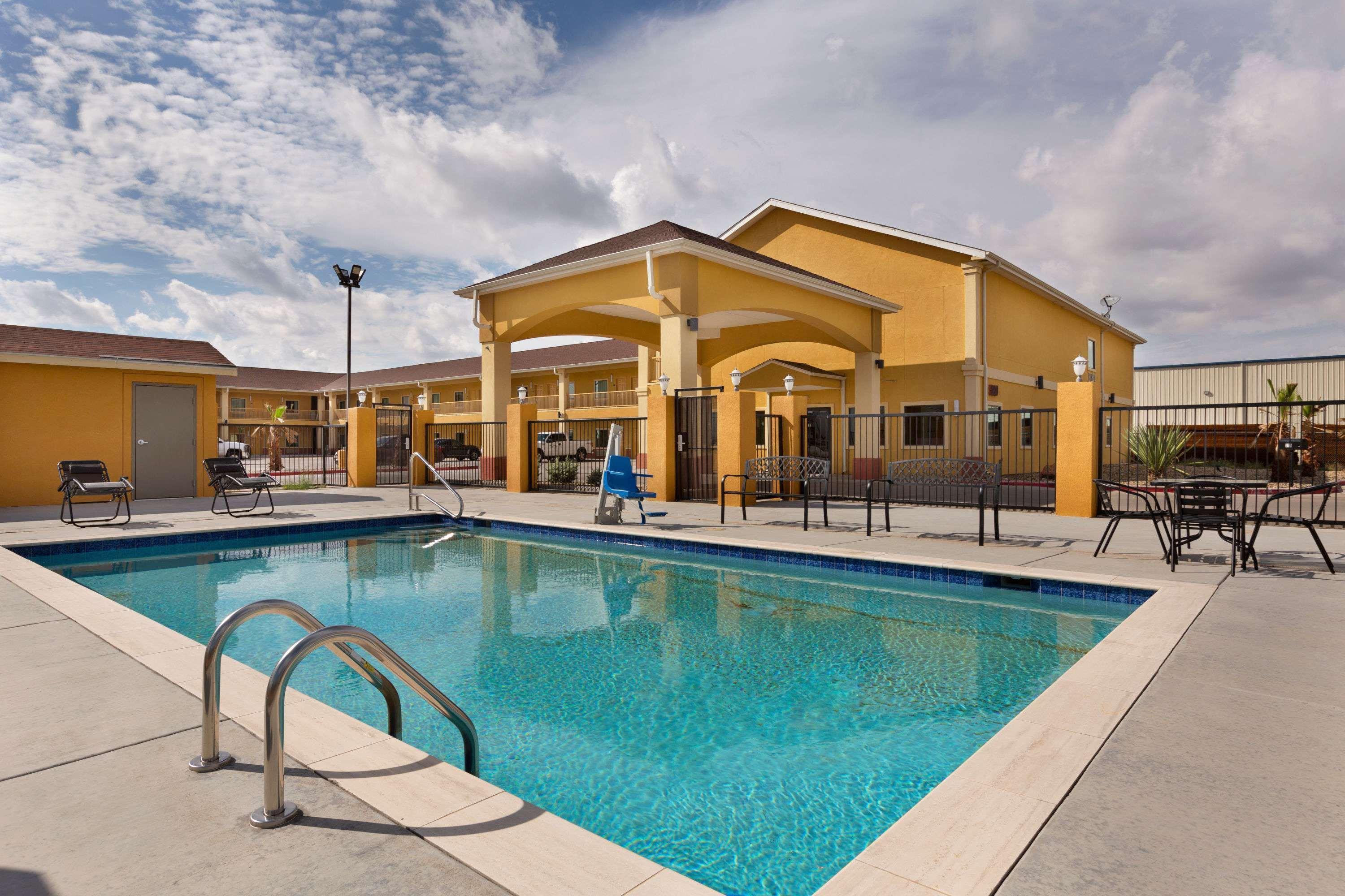 Days Inn By Wyndham Odessa Luaran gambar